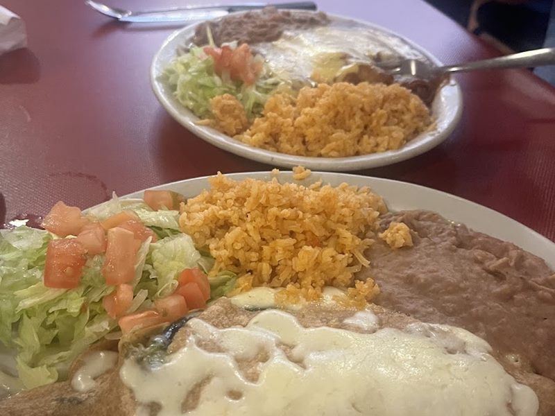 Los Leones Restaurant food