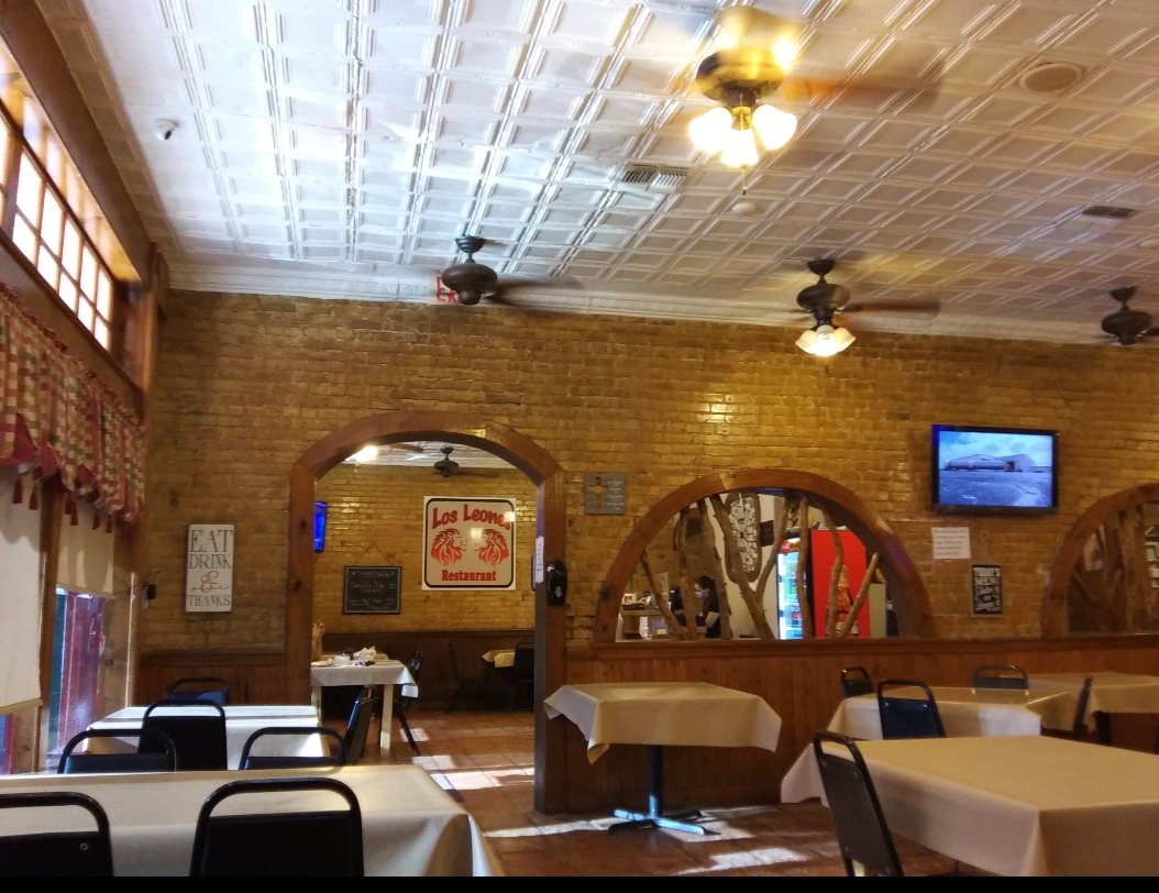 Los Leones Restaurant